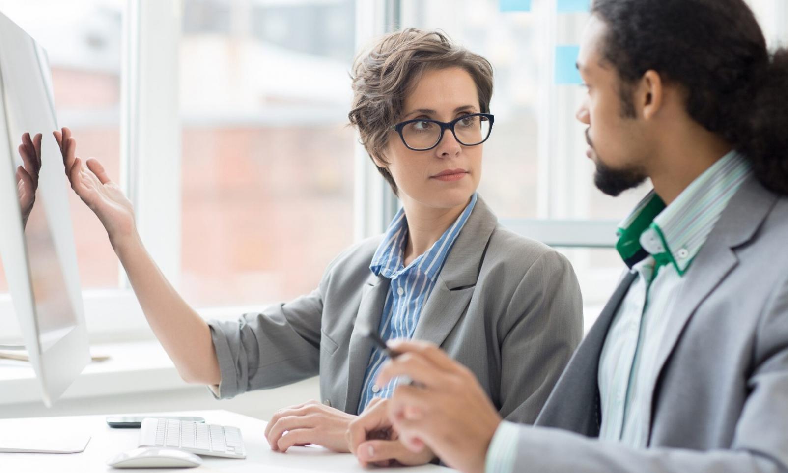 Arbeitsgruppe beim gemeinsamen Analyseprojekt